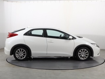 Honda Civic IX Hatchback 5d 1.8 i-VTEC 142KM 2012 Honda Civic 1.8 i-VTEC, Klima, Klimatronic, zdjęcie 4