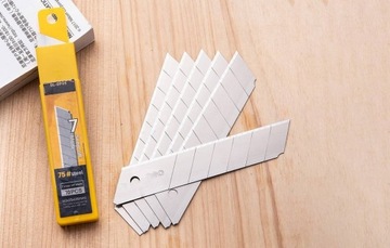 НАБОР ЗАПАСНЫХ ЛЕЗВИЙ ДЛЯ НОЖЕЙ 25 ММ DELI TOOLS, 10 ШТ.