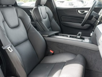 Volvo XC60 II 2023 Volvo XC 60 WD4858R#B4 D AWD Plus Bright Podgrz.f, zdjęcie 32