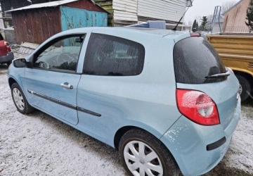 Renault Clio III Hatchback 5d 1.2 i 16V 65KM 2007 Renault Clio Renault Clio III Renault Clio 1.2 2007 KlimaSzyberdach Roleta, zdjęcie 2