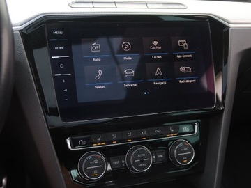 Volkswagen Passat B8 Variant 2.0 TSI BlueMotion Technology 220KM 2017 VW Passat 2.0 TSI, Salon Polska, Automat, Skóra, zdjęcie 11