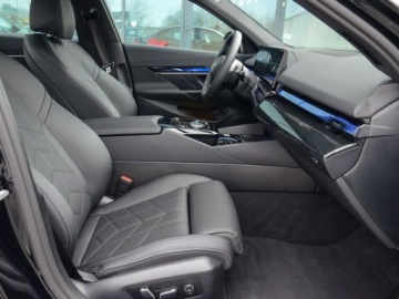 BMW Seria 5 G90-91 Touring 2.0 520d 197KM 2025 BMW Seria 5 BMW 520d xDrive Limuzyna 2.0 Diesel 197KM, zdjęcie 27