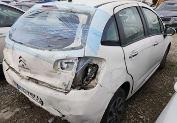 Citroen C3 II Hatchback 1.4 HDI 70KM 2013 Citroen C3 2013r, 1.4 HDI. Uszkodzony tyl. 1.4 Diesel 70KM, zdjęcie 3