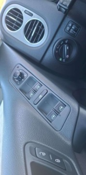 Volkswagen Tiguan I SUV 1.4 TSI 150KM 2010 Volkswagen Tiguan Volkswagen Tiguan 1.4 TSI SportampStyle 1.4 Benzyna, zdjęcie 17