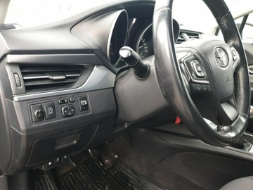 Toyota Avensis III Wagon Facelifting 2015 2.0 D-4D 143KM 2017 Toyota Avensis 2.0 D-4D Premium Kombi. DW3S442, zdjęcie 21