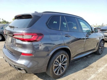 BMW X5 G05 2022 BMW X5 M50i 2022 4.4l 4.4 Benzyna 523KM, zdjęcie 3