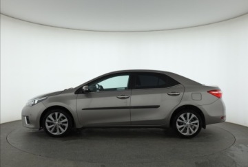 Toyota Corolla XI Sedan 1.6 Valvematic 132KM 2015 Toyota Corolla 1.6 Valvematic, Salon Polska, zdjęcie 2