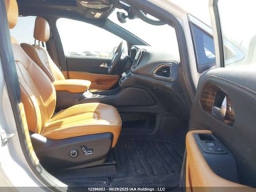 Chrysler Pacifica II 2021 Chrysler Pacifica Hybrid Pinnacle 2021 3.6 Benzyna 260KM, zdjęcie 9