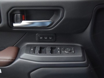 Toyota Land Cruiser VII Terenowy 5d 2.8 D-4D 204KM 2025 Od ręki - Executive 2.8 Diesel 205KM | Podgrzewane tylne fotele!, zdjęcie 4