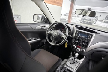 Subaru Impreza III Hatchback 2.0 i 150KM 2010 Subaru Impreza XV 2.0 150KM 4X4 AUTOMAT przebieg 135 tys km SPORTOWE FOTELE, zdjęcie 3