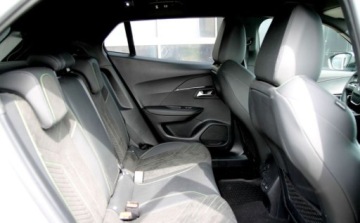 Peugeot 2008 II SUV Facelifting 1.2 PureTech 130KM 2024 Peugeot 2008 Salon Polska 130 KM Automat Wersja GT Gwarancja RIA, zdjęcie 29