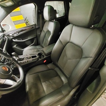 Porsche Macan 2020 Porsche Macan Porsche Macan, 2020r., 4x4, 2.0L 2.0 Benzyna 248KM, zdjęcie 4