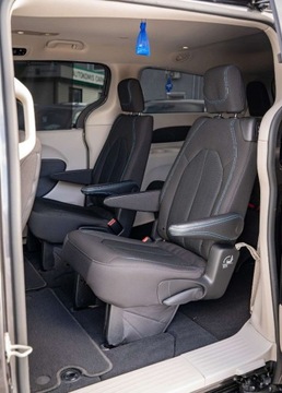 Chrysler Pacifica II 3.6 V6 291KM 2021 Chrysler Pacifica Chrysler Pacifica 3.6 V6 291KM 7-osobowy 3.6 Benzyna, zdjęcie 17