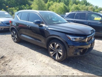 Volvo XC40 2023 Volvo XC 40 B5 Plus Bright Theme 2023 2.0 Benzyna 247KM, zdjęcie 6
