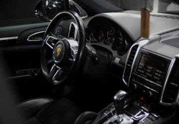 Porsche Cayenne II SUV Facelifting 3.0 D 262KM 2014 Porsche Cayenne 3.0 Diesel _ 262 KM _ Panorama _ LIFT 3.0 Diesel 262KM, zdjęcie 19