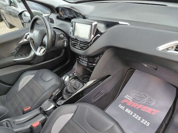 Peugeot 2008 I SUV Facelifting 1.2 PureTech 110KM 2016 Peugeot 2008 Lift Navi Klimatronik Sensor PDC Alu Serwis 1.2 Benzyna 110KM, zdjęcie 11