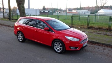 Ford Focus III Kombi Facelifting 2.0 TDCi 150KM 2016 .. Nawigacja .. Grzana Kierownica , Fotele i SZYBY .. Czujniki parkowania ., zdjęcie 16
