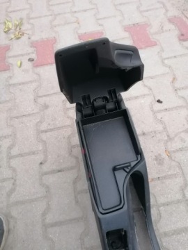 ПОДЛОКОТНИК НА ЦЕНТРАЛЬНОМ ТОННЕЛЕ СИДЕНЬЯ ALTEA EUROPA