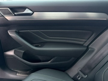 Volkswagen Passat B8 Alltrack Facelifting 2.0 TDI SCR 200KM 2021 Volkswagen Passat 2.0 TDI 200KM 4x4 DSG Elegance, zdjęcie 35