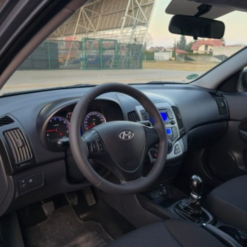 Hyundai i30 I Hatchback 1.4 109KM 2010 Hyundai i30 1.4 Blue Classic, zdjęcie 23