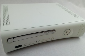 Microsoft Xbox 360 БЕЛЫЙ С HDMI FAT FALCON X360