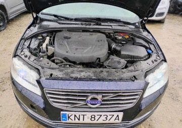 Volvo V70 III Kombi Facelifting 2.0 D3 DRIVE-E 150KM 2015 Volvo V70 2015r 2.0 Diesel. Uszkodzony lewy tyl. Jezdzi. 2.0 Diesel 150KM, zdjęcie 4