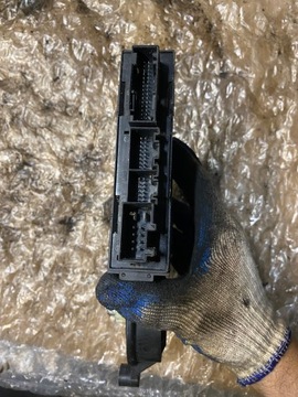 AUDI A4B7 MOTOREK OKNO LEVÝ PŘEDNÍ 105844-204