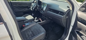 Mitsubishi Outlander III 2019 Mitsubishi Outlander 2.4 Plug-In 224 Km Klima Kamera Cofania Niski Przebieg, zdjęcie 14