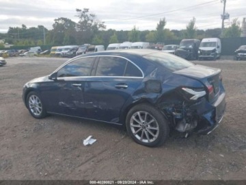 Mercedes Klasa A W177/V177 2022 Mercedes-Benz Klasa A 220, 2022r., 4x4, 2.0L 2.0 Benzyna 188KM, zdjęcie 3