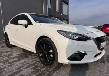 Mazda 3 III Hatchback Facelifting 1.5 SKYACTIV-D 105KM 2017 Mazda 3 bezwypadekorg lakierbiala perlaSPORT LINE 1.5 Diesel 105KM, zdjęcie 4
