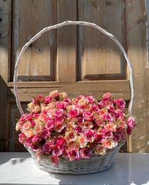 ПЛЕТЕНАЯ ПОДАРОЧНАЯ КОРЗИНА, БЕЛАЯ, КРАСИВАЯ, БОЛЬШАЯ