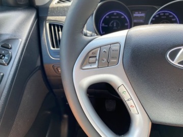 Hyundai ix35 SUV 1.7 CRDi 115KM 2011 Hyundai ix35 KLIMATYZACJA SKORY GRZANE FOTELE PARKTRONIC TEMPOMAT PELEN SE, zdjęcie 15