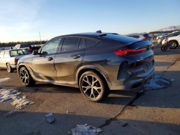 BMW X6 G06 2022 BMW X6 M50i 2022 4.4 Benzyna 523KM, zdjęcie 1