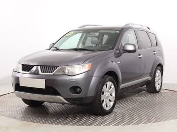 Mitsubishi Outlander II 2.0 DID DOHC 140KM 2008 Mitsubishi Outlander 2.0 DI-D, 4X4, 7 miejsc, zdjęcie 1