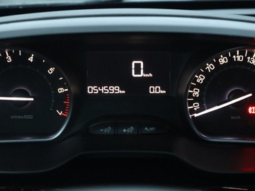 Peugeot 208 I Hatchback 5d Facelifting 1.2 PureTech 82KM 2015 Peugeot 208 1.2 PureTech, Klima, Tempomat, zdjęcie 10