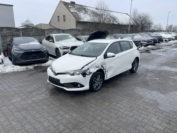 Toyota Auris II Hatchback 5d Facelifting 1.8 Hybrid 136KM 2017 Toyota Auris Hybryda Klimatronik Podgrz. Kamera, zdjęcie 5