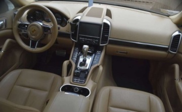 Porsche Cayenne II SUV Facelifting 4.2 D 385KM 2014 Porsche Cayenne Porsche Cayenne S Diesel Platinum Edition 4.1 Diesel 385KM, zdjęcie 6