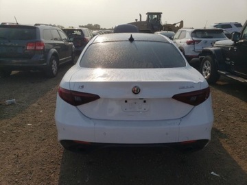 Alfa Romeo Giulia II Sedan Facelifting 2.0 Turbo 280KM 2023 Alfa Romeo Giulia OD UBEZPIECZALNI 2.0 Benzyna 280KM, zdjęcie 4