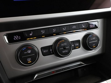 Volkswagen Passat B8 Variant 2.0 TDI BlueMotion SCR 190KM 2017 Volkswagen Passat 4x4 DSG panorama navi klima auto, zdjęcie 28