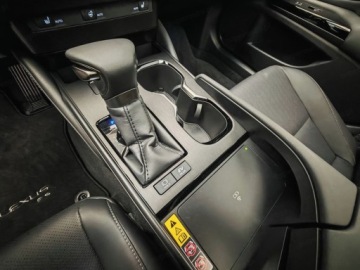 Lexus ES VII (XV70) Sedan Facelifting 300h 218KM 2025 Od ręki - 300h Business Edition 2.5 E-CVT 218KM | Szyberdach!, zdjęcie 11