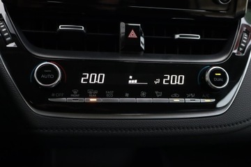 Toyota Corolla XII Sedan 1.8 Hybrid 122KM 2022 Toyota Corolla 1.8 Hybrid, Salon Polska, zdjęcie 15