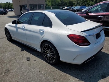 Mercedes Klasa C W205 2018 Mercedes-Benz Klasa C 2018 MERCEDES-BENZ C 300 4MATIC 2.0 Benzyna 241KM, zdjęcie 2