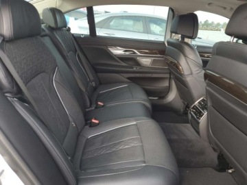 BMW Seria 7 G70 2022 BMW Seria 7 750xi 2022 4.4l 4.4 Benzyna 523KM, zdjęcie 10