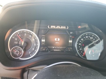  RAM 1500 2023r., Laramie, od ubezpieczalni 5.7 Benzyna 395KM, zdjęcie 10