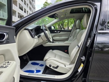 Volvo XC60 II Crossover T5 254KM 2018 VOLVO XC60 II Inscription, T5 2.0l benzyna Turbo 254KM*Przebieg: 98,476km, zdjęcie 3
