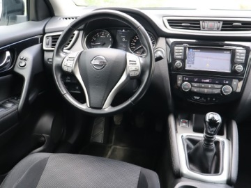 Nissan Qashqai II Crossover 1.2 DIG-T 115KM 2016 Nissan Qashqai 1.2 DIG-T, Navi, Klima, zdjęcie 6