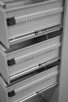 МЕТАЛЛИЧЕСКИЙ ШКАФ ДЛЯ ДОКУМЕНТОВ PAT С 4 ЯЩИКАМИ.