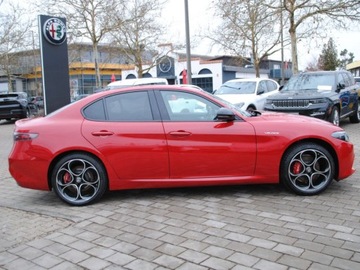 Alfa Romeo Giulia II Sedan Facelifting 2023 2.0 GME Turbo 280KM 2025 Od ręki - 2.0 (280KM) | Klimatyzacja automatyczna + Kamera cofania, zdjęcie 1
