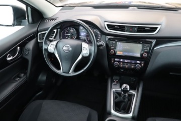 Nissan Qashqai II Crossover 1.6 DIG-T 163KM 2016 Nissan Qashqai 1.6 DIG-T, Salon Polska, zdjęcie 6