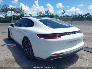 Porsche Panamera II Executive 3.0 330KM 2018 Porsche Panamera 2018r, 4x4, 3.0L 3.0 Benzyna 330KM, zdjęcie 3